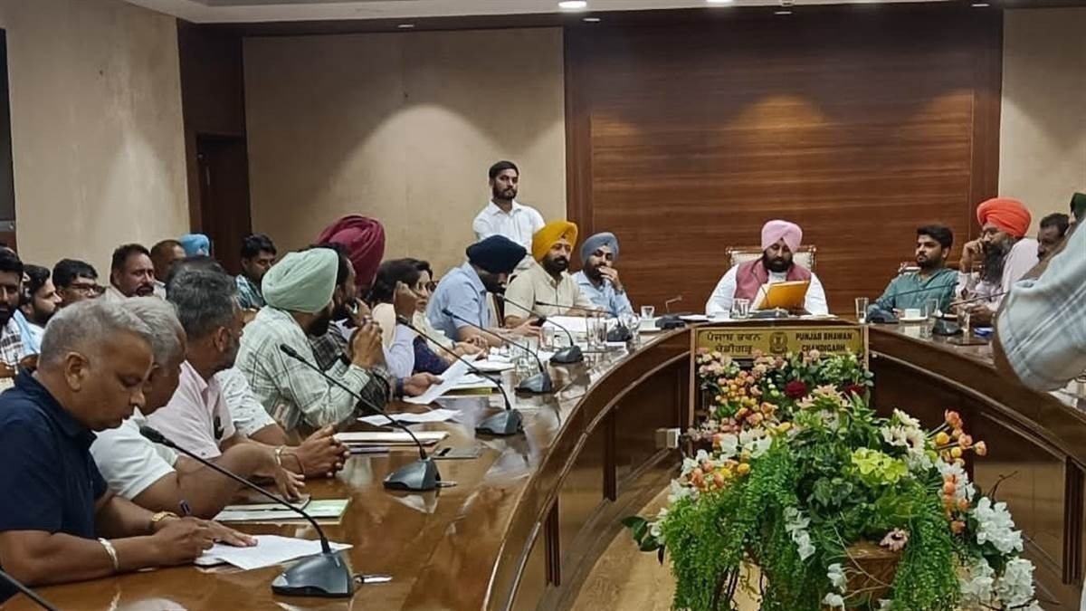 शिक्षा मंत्री से DTF ने विभागीय मुद्दों को लेकर की मुलाकात