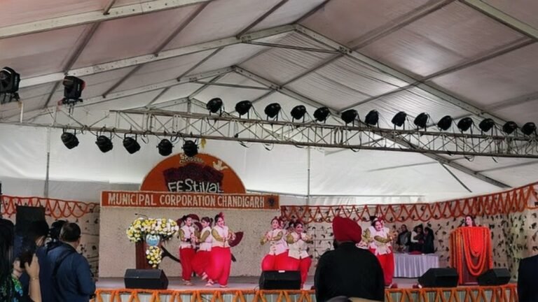 चंडीगढ़ में 53वें Rose Festival की शानदार शुरुआत , प्रशासक ने किया उद्घाटन।