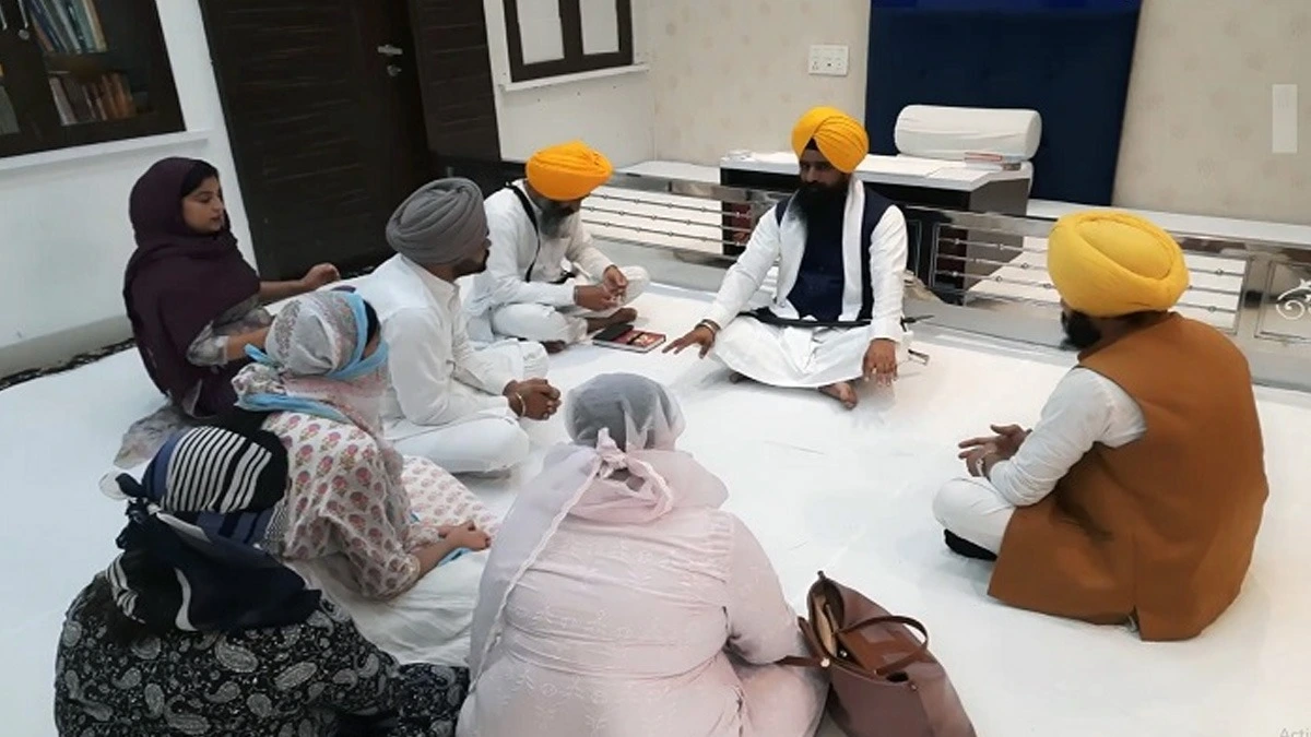 Punjab: श्री अकाल तख्त साहिब में पीड़ित महिलाओं से मुलाकात, जत्थेदार ने न्याय और मदद का दिलाया भरोसा।