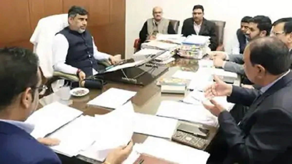 Haryana में 3.5 लाख छात्रों को अब तक नहीं मिली किताबें: CM ने 15 अप्रैल तय की थी डेडलाइन, शिक्षा मंत्री ने मांगी जिलों से रिपोर्ट।