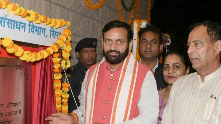 CM सैनी का बड़ा बयान: प्रदेश से बाहर होंगे पाकिस्तान से आए लोग, सिरसा को मिली 61 करोड़ की सौगात।