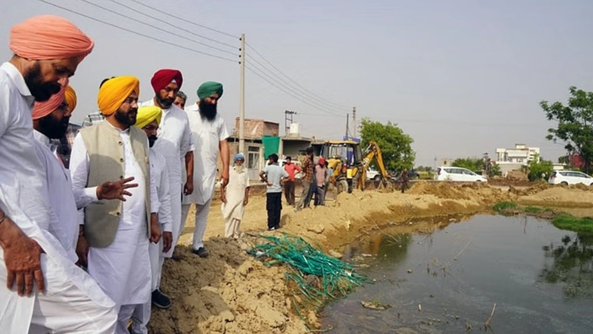 Punjab में भूजल बचाने की पहल: 15 हजार तालाबों की होगी सफाई, मान सरकार ने जारी किए ₹4573 करोड़।