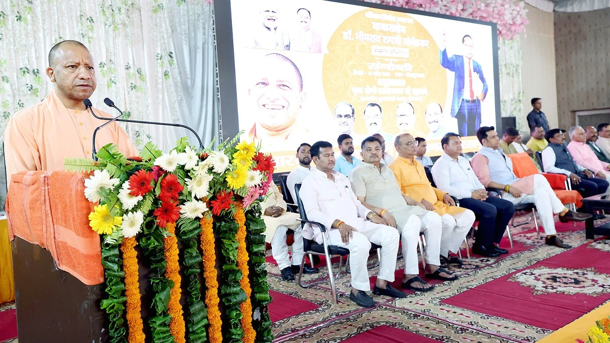 UP: ‘ये लोग जिन्ना का महिमंडन करते हैं’, राणा सांगा को लेकर सीएम योगी ने सपा पर कसा तंज।