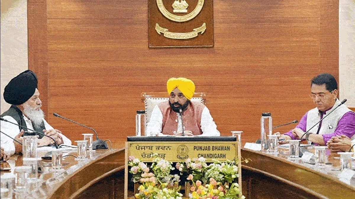 Punjab में ऑल पार्टी मीटिंग के बाद CM की कॉन्फ्रेंस: मान बोले- हरियाणा का पानी लेने का तरीका ठीक नहीं।