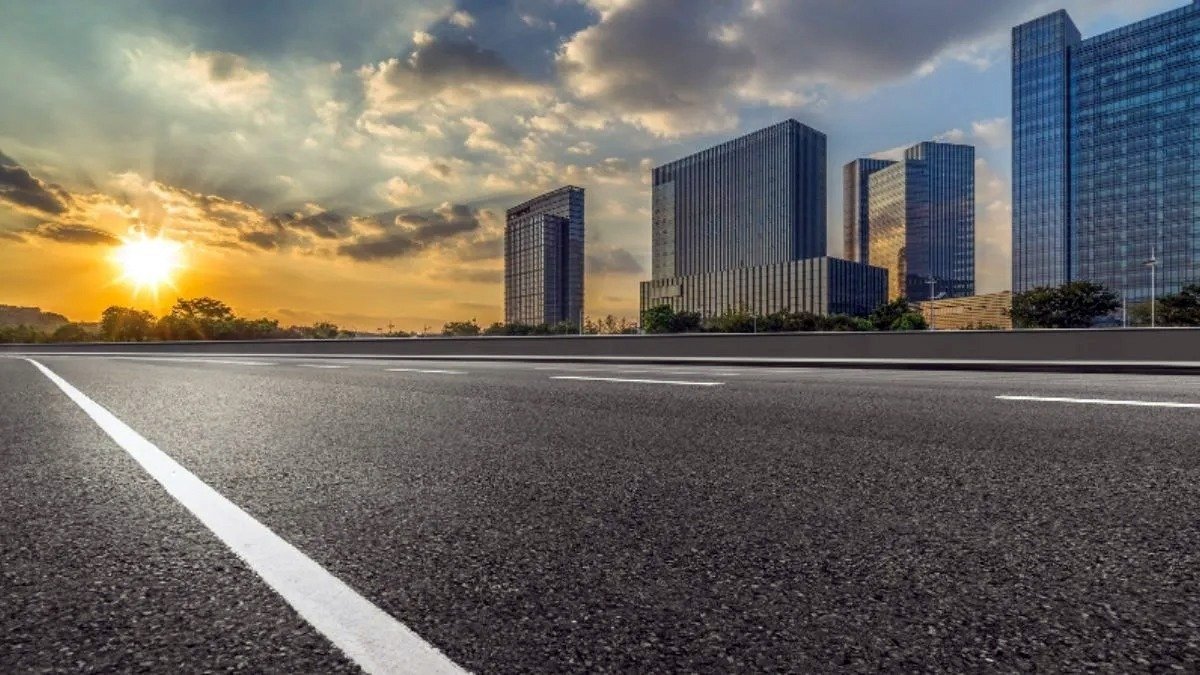 UP में ट्रैफिक जाम से निपटने के लिए योगी सरकार ने 62 नई सड़क परियोजनाओं की बनाई योजना।