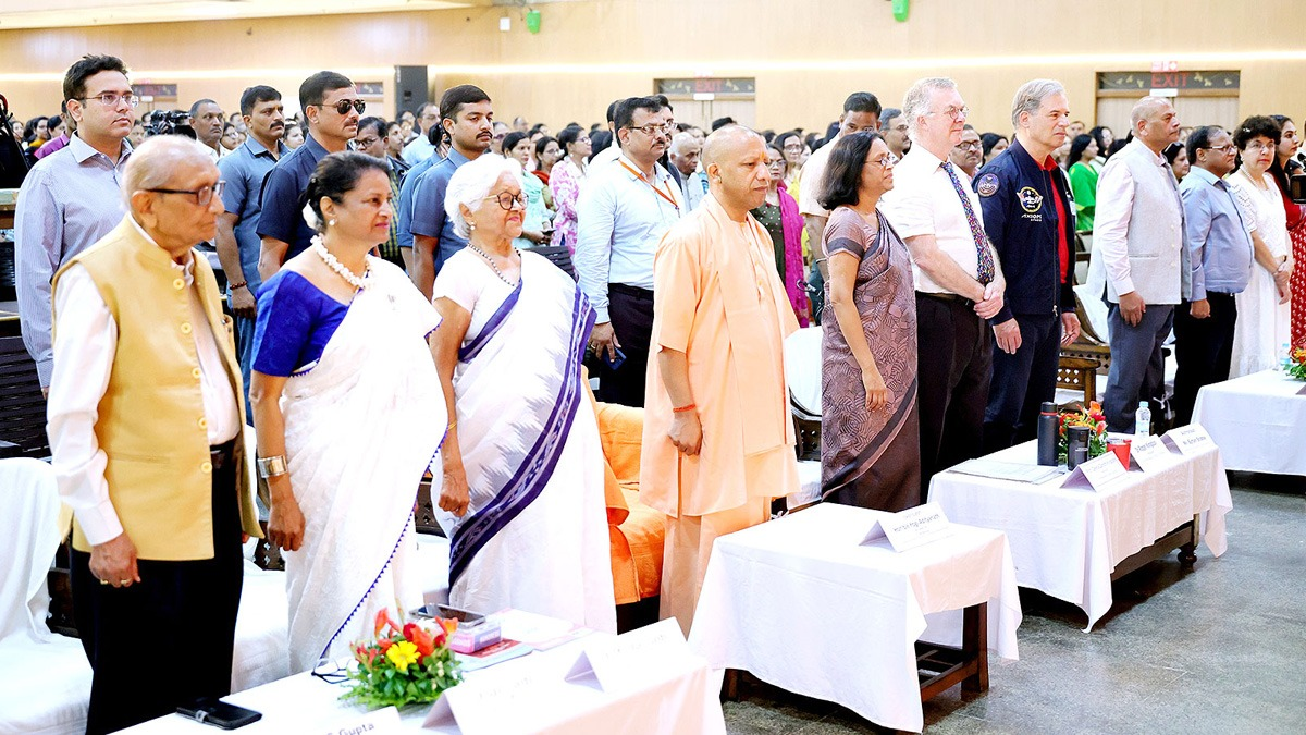 हर नागरिक का पहला कर्तव्य ‘नेशन फर्स्ट’ होना चाहिए, ये जिम्मेदारी सिर्फ सैनिकों की नहीं: CM योगी।