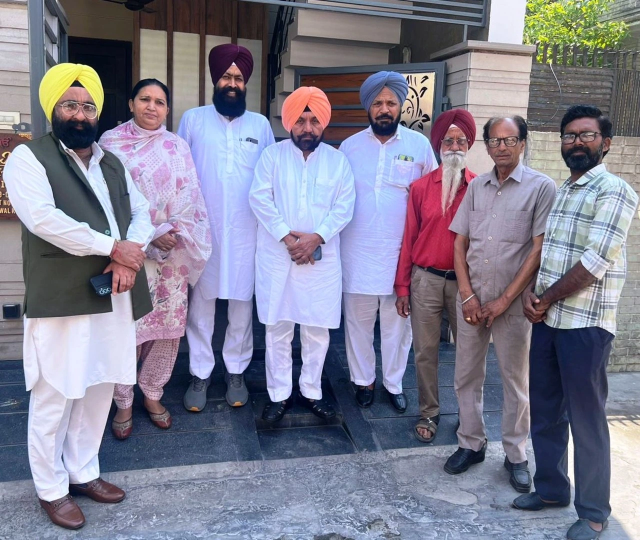 Ludhiana में Harchand Singh Barsat ने किया Sanjeev Arora के Support में Campaigns, कार्यकर्ताओं को किया प्रेरित घर-घर जाकर AAP की नीतियों को पहुंचाने की Appeal, Sanjeev Arora को बताया जनता का सच्चा प्रतिनिधि