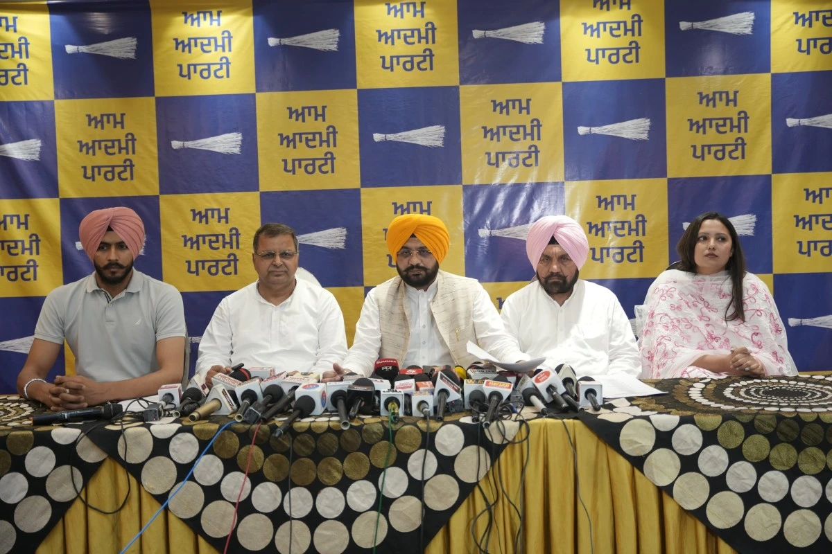 AAP Minister का BJP पर जोरदार हमला: “Land Mafia बचाने के लिए कर रहे हैं हंगामा, Farmers पर बोलने का Moral Right नहीं”