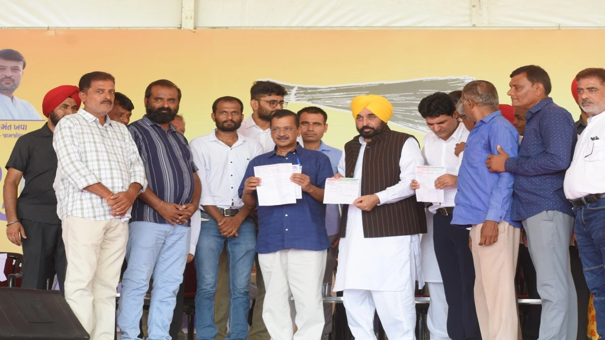 Gujarat में किसानों की लड़ाई पर ‘AAP’ का बड़ा हमला: Kejriwal और Bhagwant Mann ने Modasa Mahapanchayat में BJP Government को घेरा