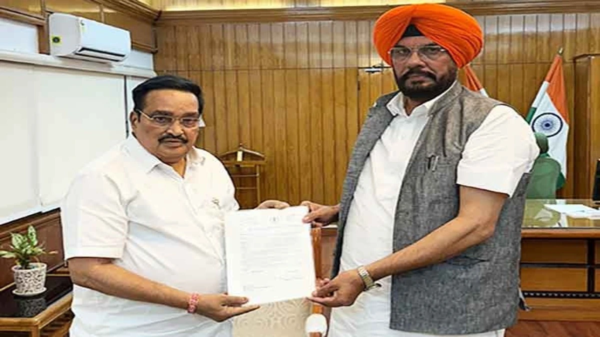 Punjab Minister Dhaliwal  ने CR Patil से की मुलाकात:केंद्रीय मंत्री से की फंड की मांग