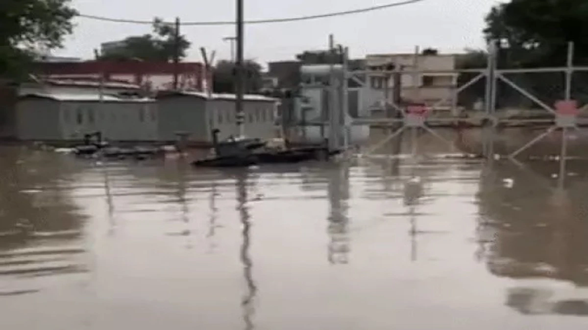 Hisar में बारिश से हाहाकार: 65 Villages की बिजली गुल, Substations डूबे, नहरें टूटीं, Electric Buses बंद