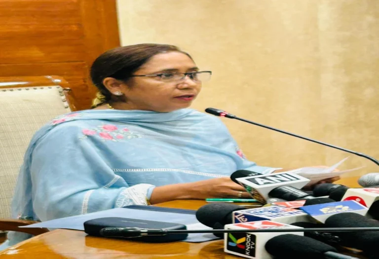 Abroad में पढ़ाई का सपना होगा पूरा — Punjab Government देगी Fees, Visa, Airfare और ₹13.17 Lakh Annual Allowance