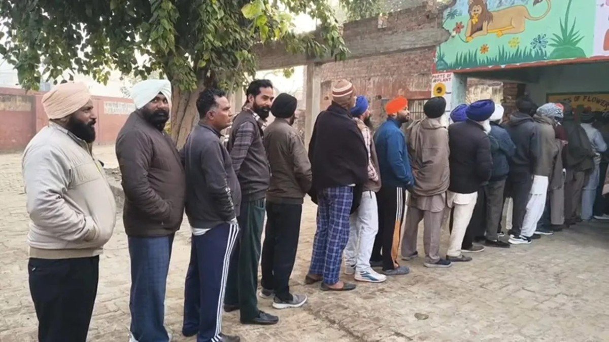 Punjab: जिला परिषद, पंचायत समिति चुनाव के लिए मतदान शुरू, 9,000 से अधिक उम्मीदवार मैदान में