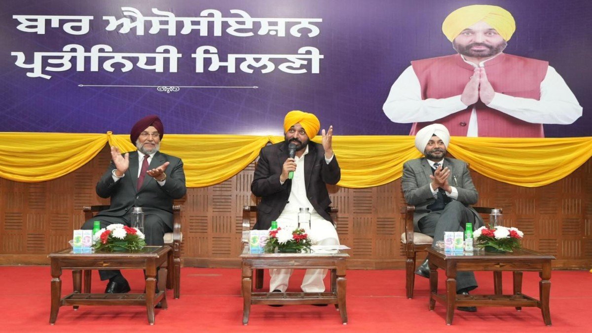 पंजाब सरकार राज्य में ग्राम न्यायालय के मुद्दे पर सभी कानूनी विकल्पों की पड़ताल करेगी: CM भगवंत सिंह मान