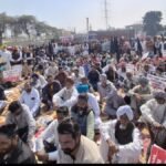 ‘AAP’ ने देश भगत यूनिवर्सिटी के बाहर हरियाणा के सीएम नायब सिंह सैनी के खिलाफ किया जोरदार प्रदर्शन, पीएम मोदी का फूंका पुतला