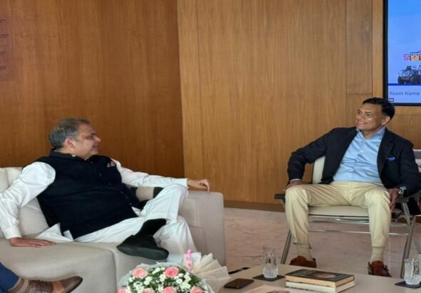 पंजाब के उद्योग मंत्री संजीव अरोड़ा की उद्योगपति सज्जन जिंदल से मुलाकात; राजपुरा में इस्पात क्षेत्र में ₹1,500 करोड़ के निवेश की घोषणा