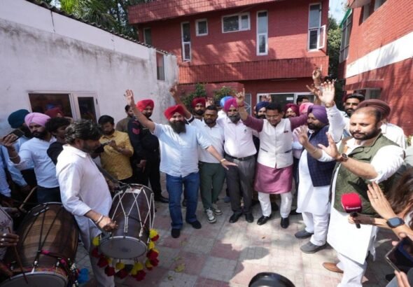 AAP पंजाब ने अरविंद केजरीवाल और आप नेताओं के हक में अदालत के फैसले का चंडीगढ़ में मनाया जश्न