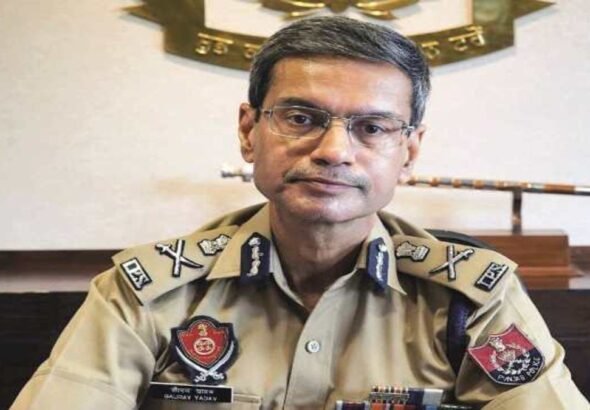 पाकिस्तान से चल रहे हथियार तस्कर गिरोह पर एक्शन:दो आरोपी अरेस्ट, 5 पिस्तौल व दस कारतूस बरामद, सोशल मीडिया से संपर्क में थे