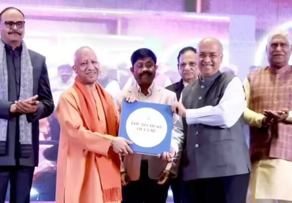 ‘गोली का जवाब गोली से ही देगी पुलिस’; CM योगी ने निवेशकों को दी सुरक्षा की गारंटी