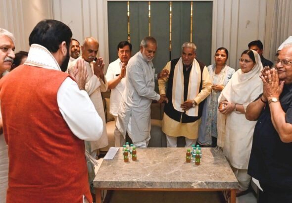 कैथल पहुंचे सीएम नायब सैनी:अमरनाथ भगत के निधन पर शोक प्रकट किया, परिवार से बातचीत की