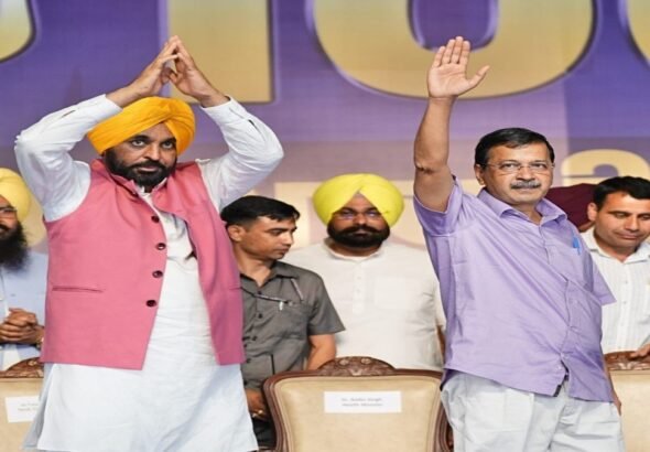 पंजाब में स्वास्थ्य सुविधाओं का विस्तार; 100 नए मोहल्ला क्लिनिक शुरू; केजरीवाल- सीएम मान ने गिनाईं उपलब्धियां