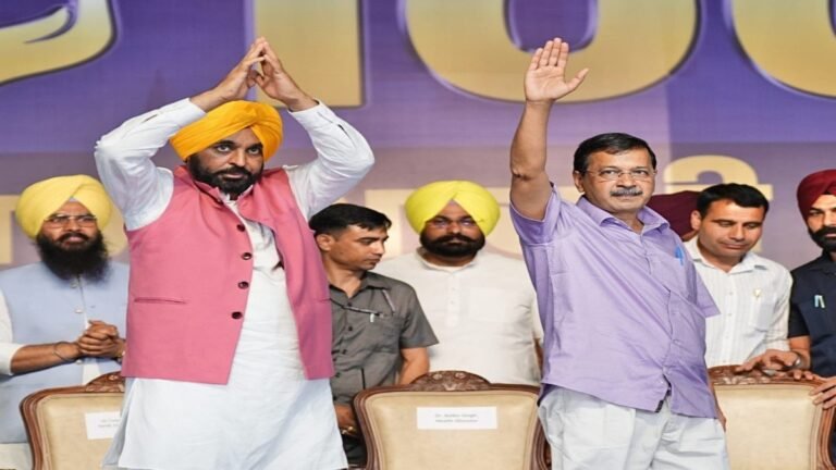 पंजाब में स्वास्थ्य सुविधाओं का विस्तार; 100 नए मोहल्ला क्लिनिक शुरू; केजरीवाल- सीएम मान ने गिनाईं उपलब्धियां