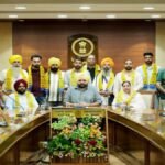 कांग्रेस, अकाली दल और भाजपा को बड़ा झटका, दर्जनों जमीनी स्तर नेता AAP में हुए शामिल