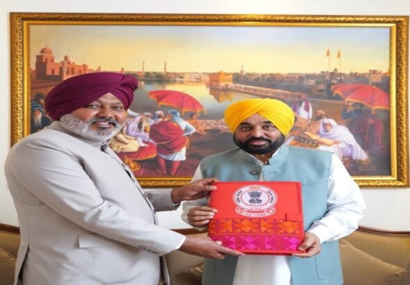 पंजाब की ‘आप’ सरकार ने बजट में अरविंद केजरीवाल और भगवंत मान द्वारा किया गया सबसे बड़ा चुनावी वादा पूरा किया