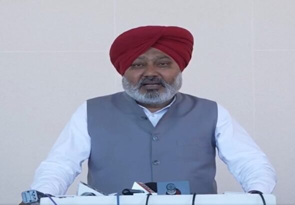 PM मोदी पंजाब के साथ सौतेली मां जैसा व्यवहार कर रहे हैं: हरपाल चीमा