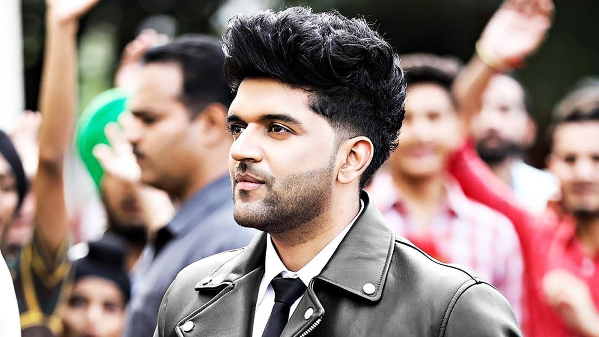पंजाबी गायक Guru Randhawa को हाईकोर्ट से बड़ी राहत, ‘Sirra’ गाने से जुड़े मामले में कार्रवाई पर रोक