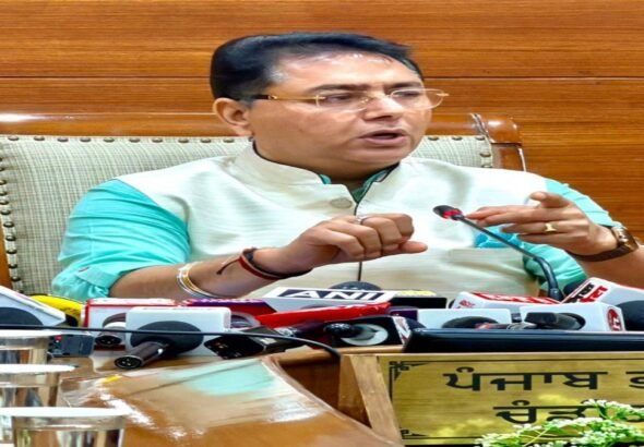 10 दिनों में 16,000 जनसभाएं: ‘आप’ सरकार का 4 साल का रिपोर्ट कार्ड घर-घर पहुंचाने की तैयारी —  Aman Arora