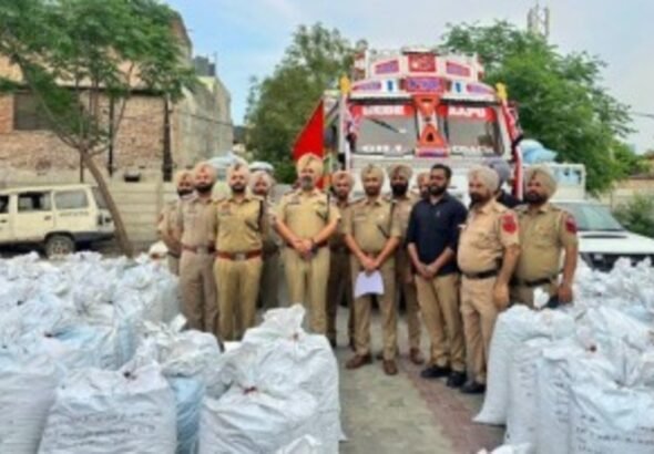 नशे के खिलाफ लुधियाना पुलिस को बड़ी कामयाबी- जमालपुर पुलिस ने 31 क्विंटल भुक्की चूरा पोस्त समेत 4 वाहन किए बरामद