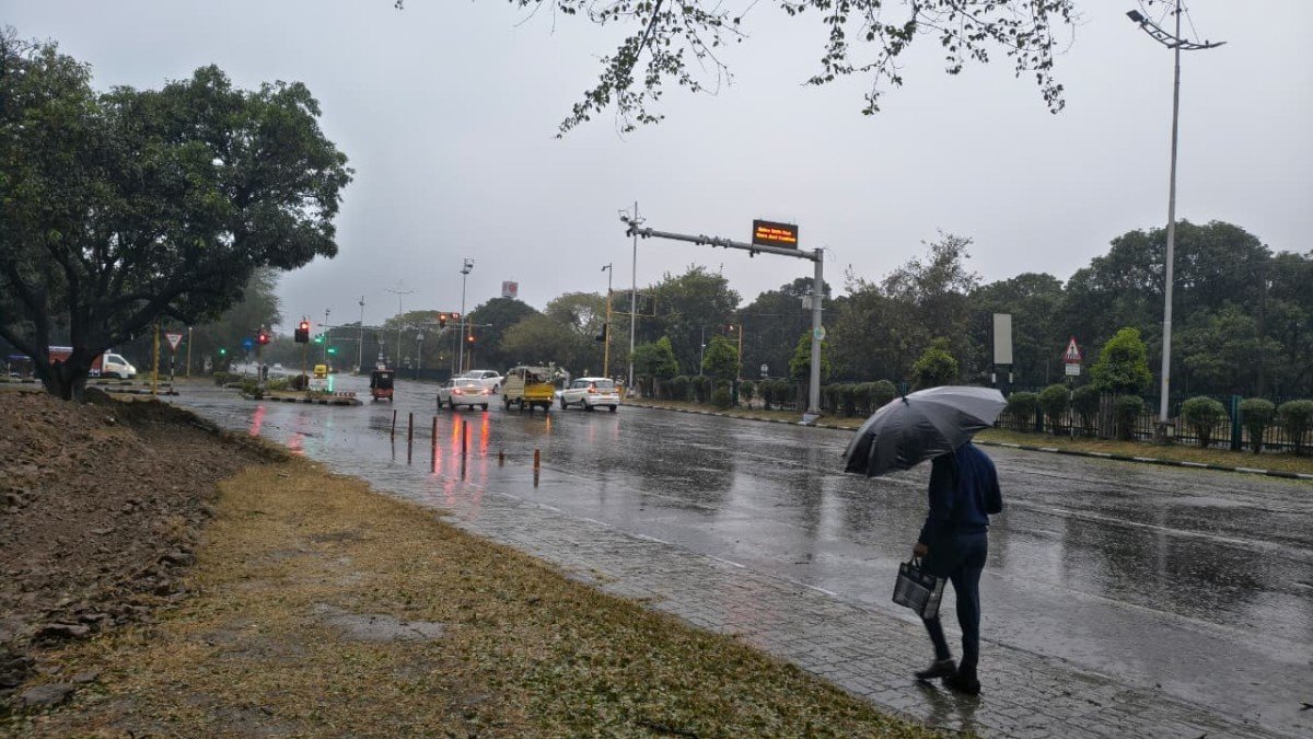 पंजाब में आज फिर बिगड़ेगा मौसम, 12 जिलों में बारिश और आंधी-तूफान का अलर्ट